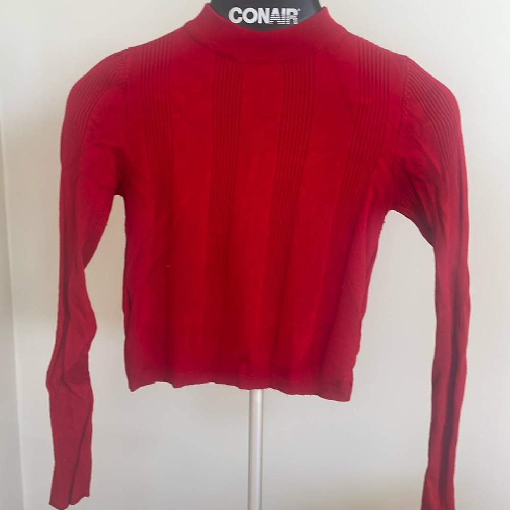 Stradivarius crop top shirt